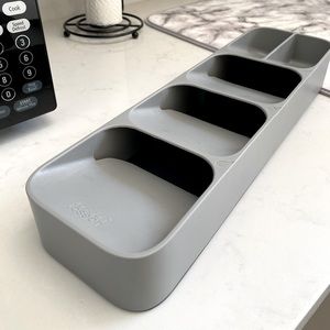 Compact Silverware Organizer